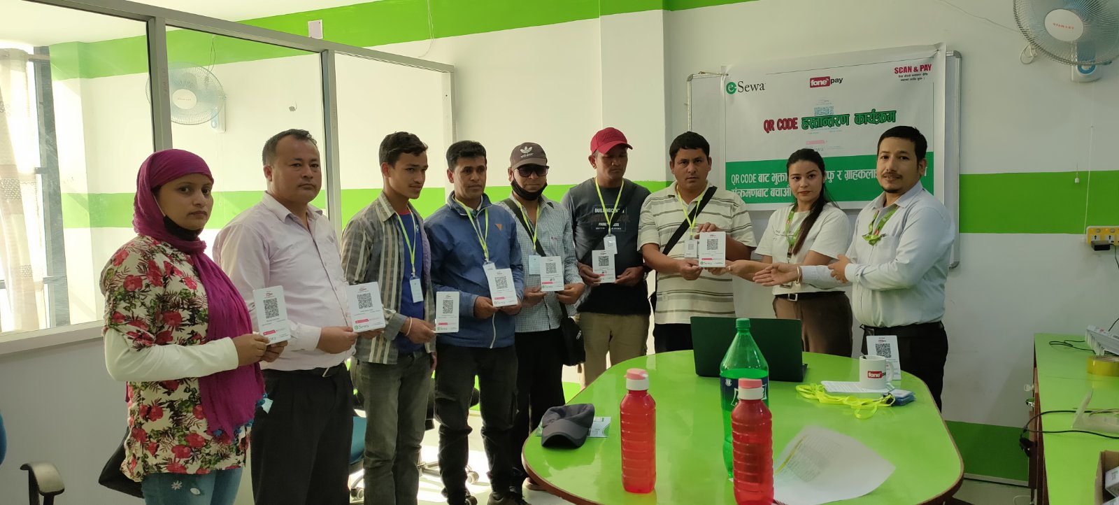ई-सेवा र विद्युतीय तथा पेट्रोल अटो रिक्सा संघ बिच सम्झौता, धनगढीमा अटो चढ्दा फोनपे गर्न मिल्ने